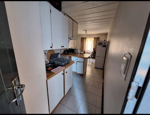 1 BEDROOM PROPERTY TO RENT IN DIE BULT